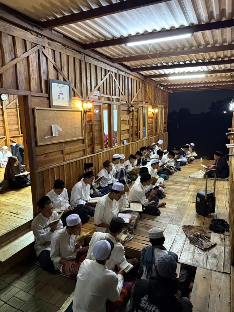 Akhlak dan adab santri